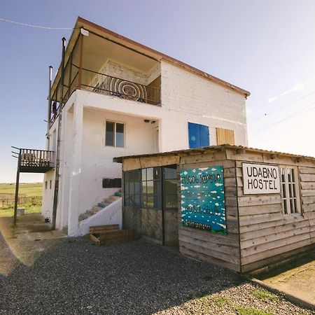 Udabno Hostel Luaran gambar