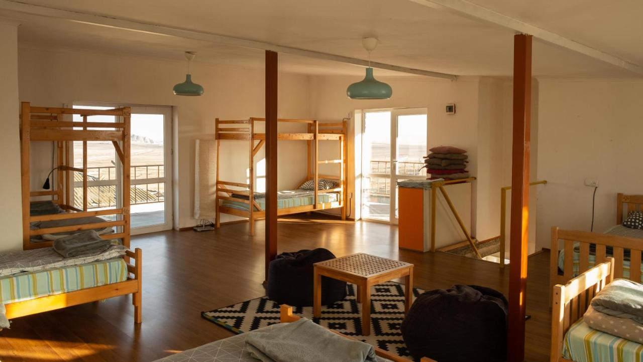 Udabno Hostel Luaran gambar