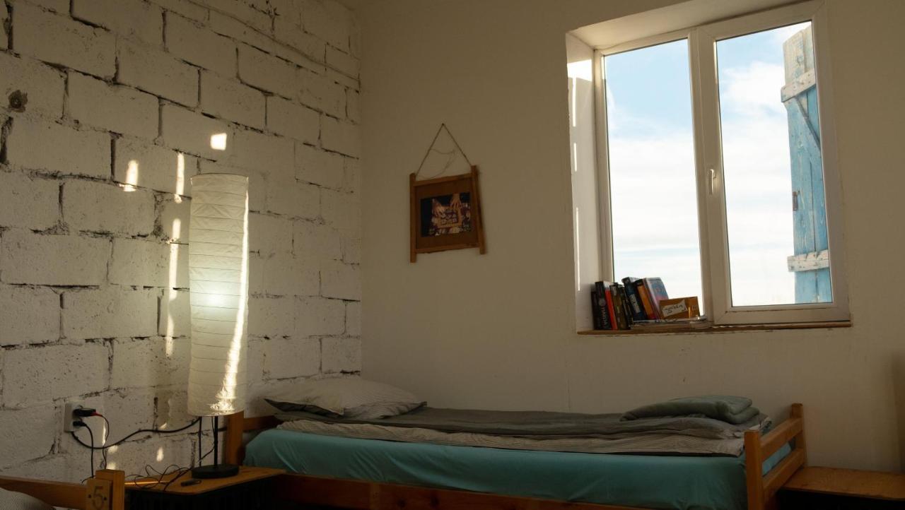 Udabno Hostel Luaran gambar