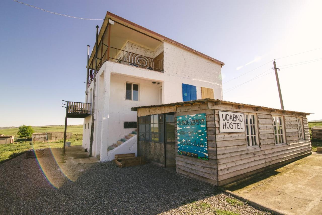 Udabno Hostel Luaran gambar
